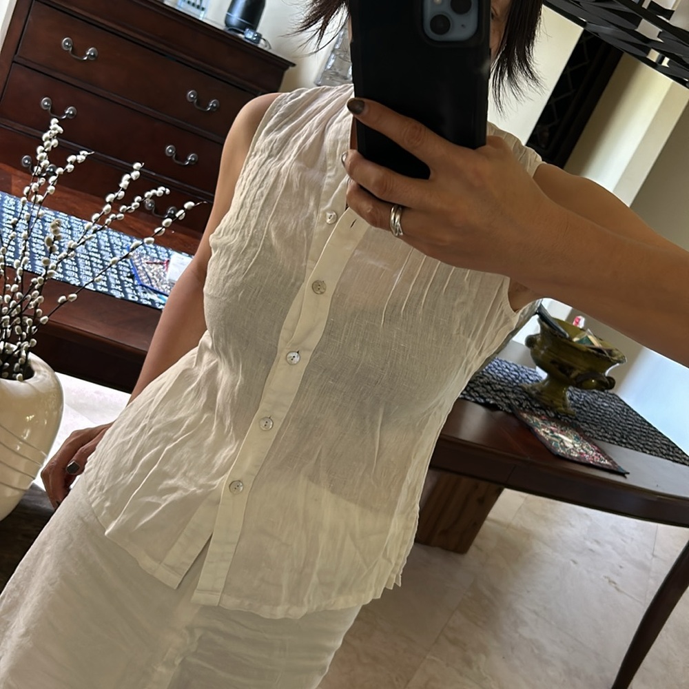 Classic white Sarah Spencer linen sleeve top